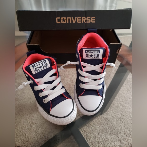 Kids' Chuck Taylor All Star Street Mid Sneaker Little Kid-Size11 - Picture 1 of 6